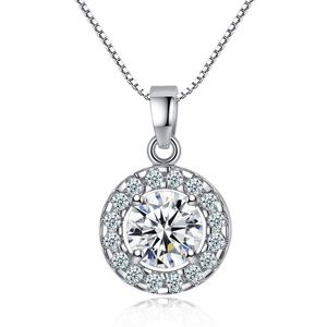 (Round) Diamond Pendant Necklace.